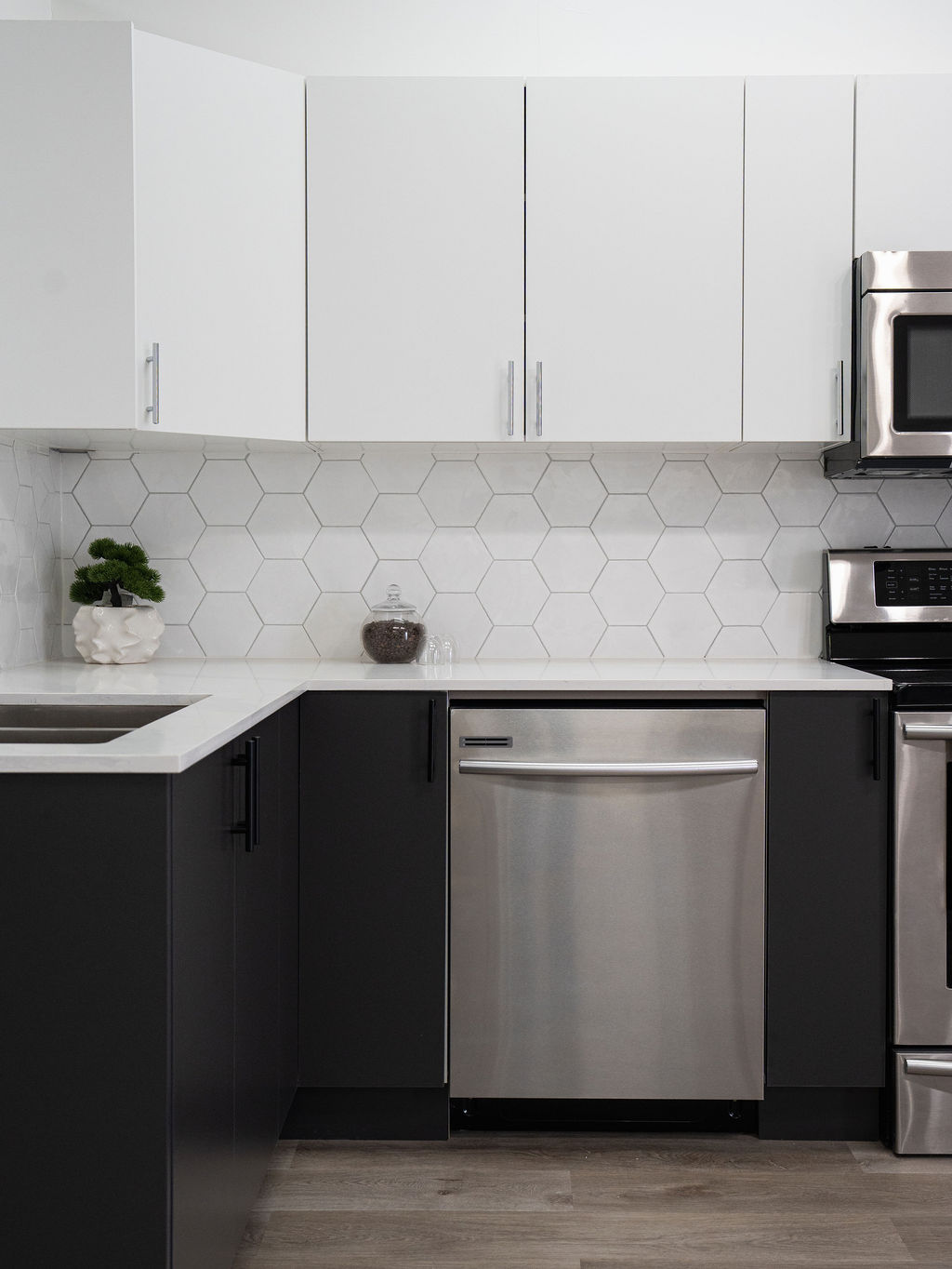 Flat door modern grey slab kitchen cabinets